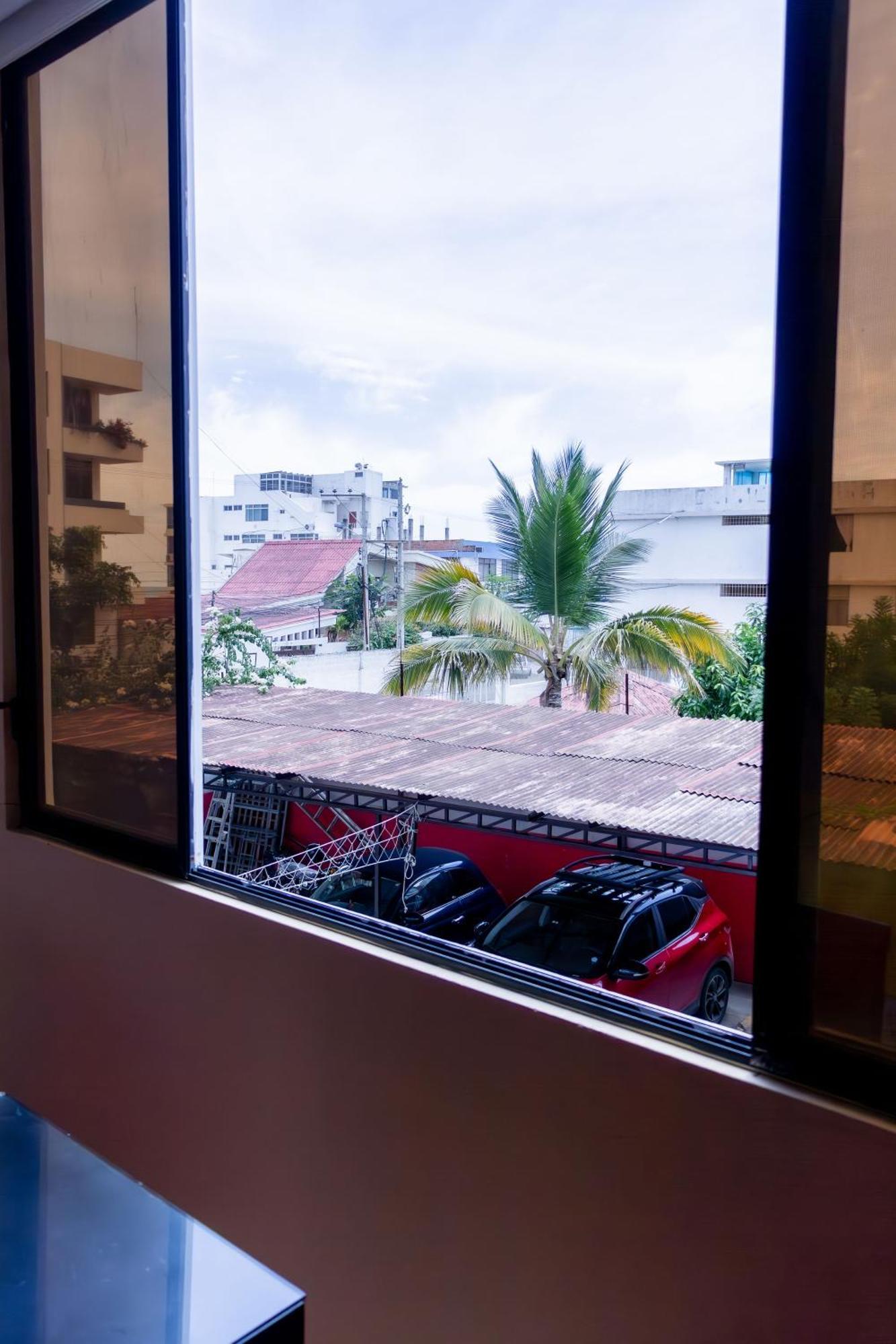 Hostal Antares Manta Buitenkant foto