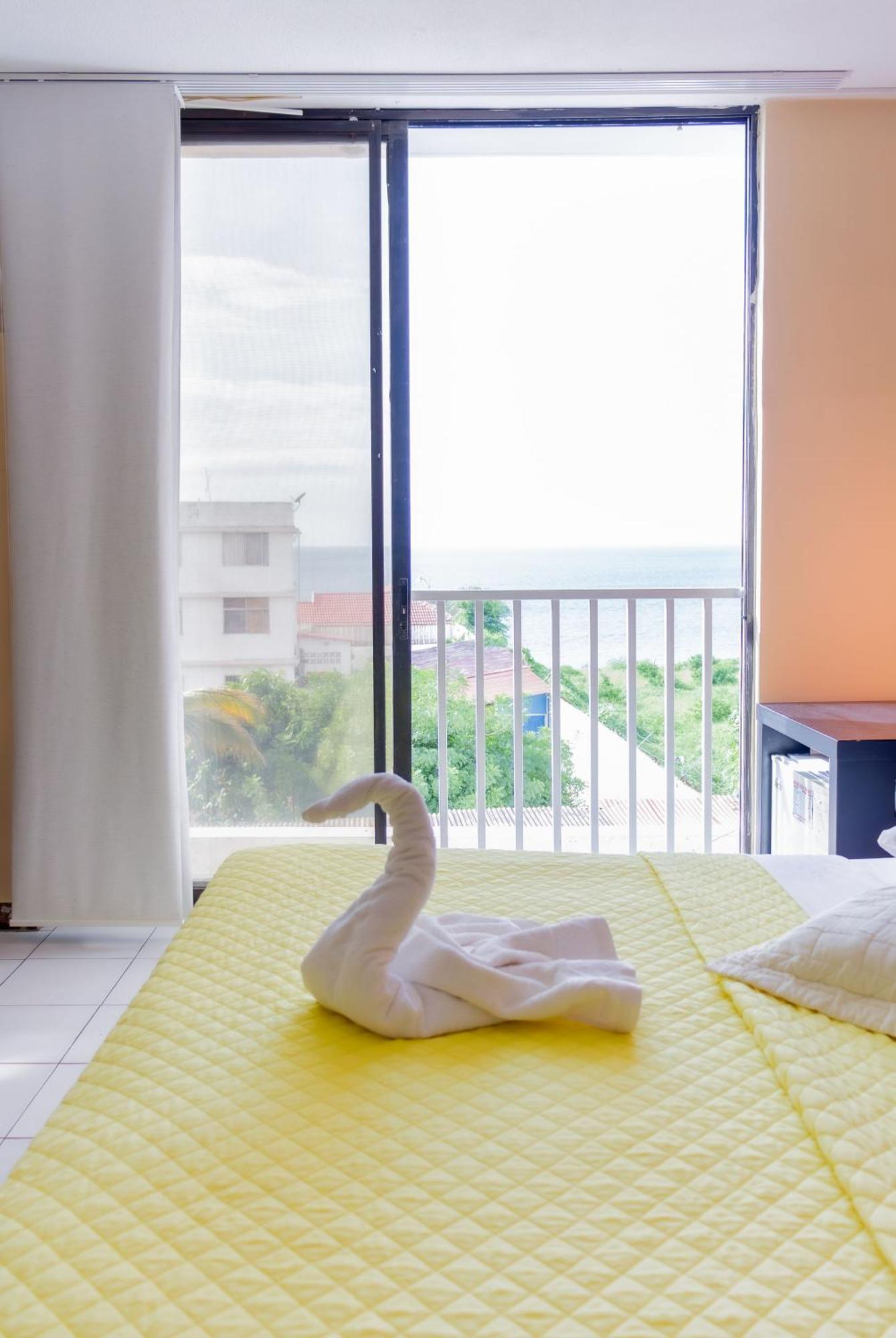 Hostal Antares Manta Buitenkant foto