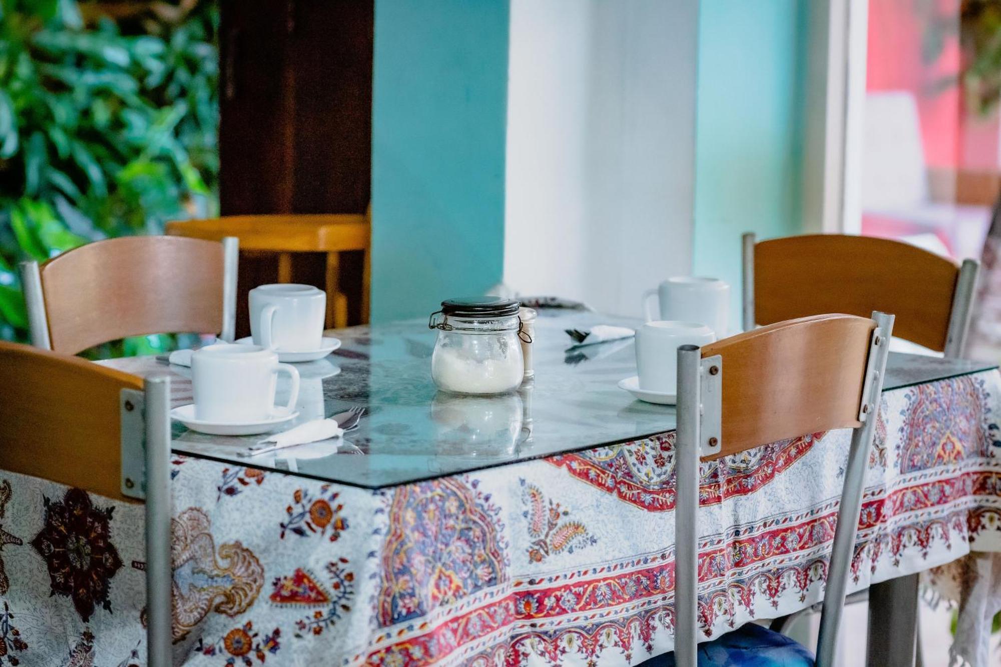 Hostal Antares Manta Buitenkant foto